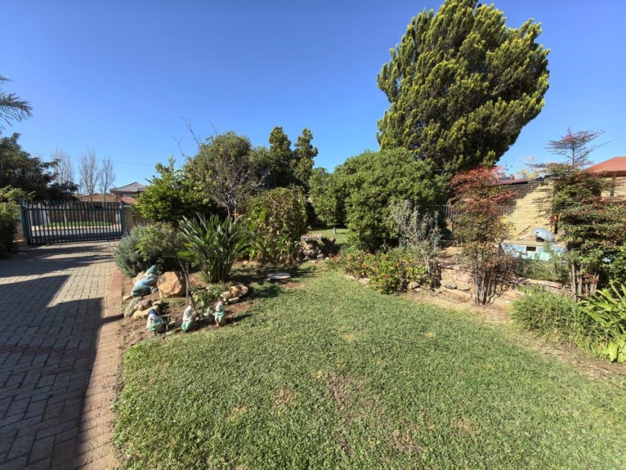 5 Bedroom Property for Sale in Hadison Park Northern Cape